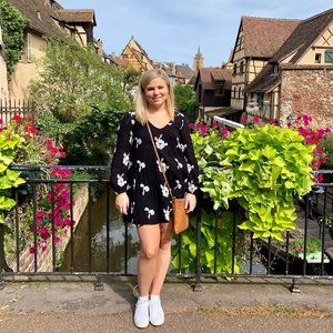 Meet your Posher, Emily